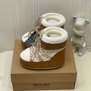 Moon Boot Icon Low Shearling Boot in Whiskey & Off White